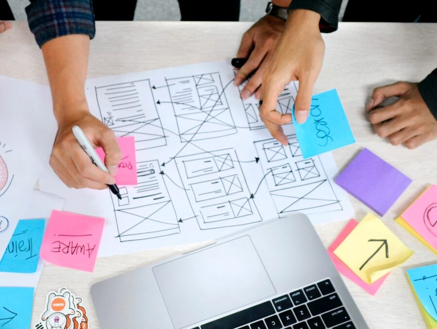 Corsi gratuiti di Addetto Qualità nei processi produttivi e Addetto Vendite in aula virtuale